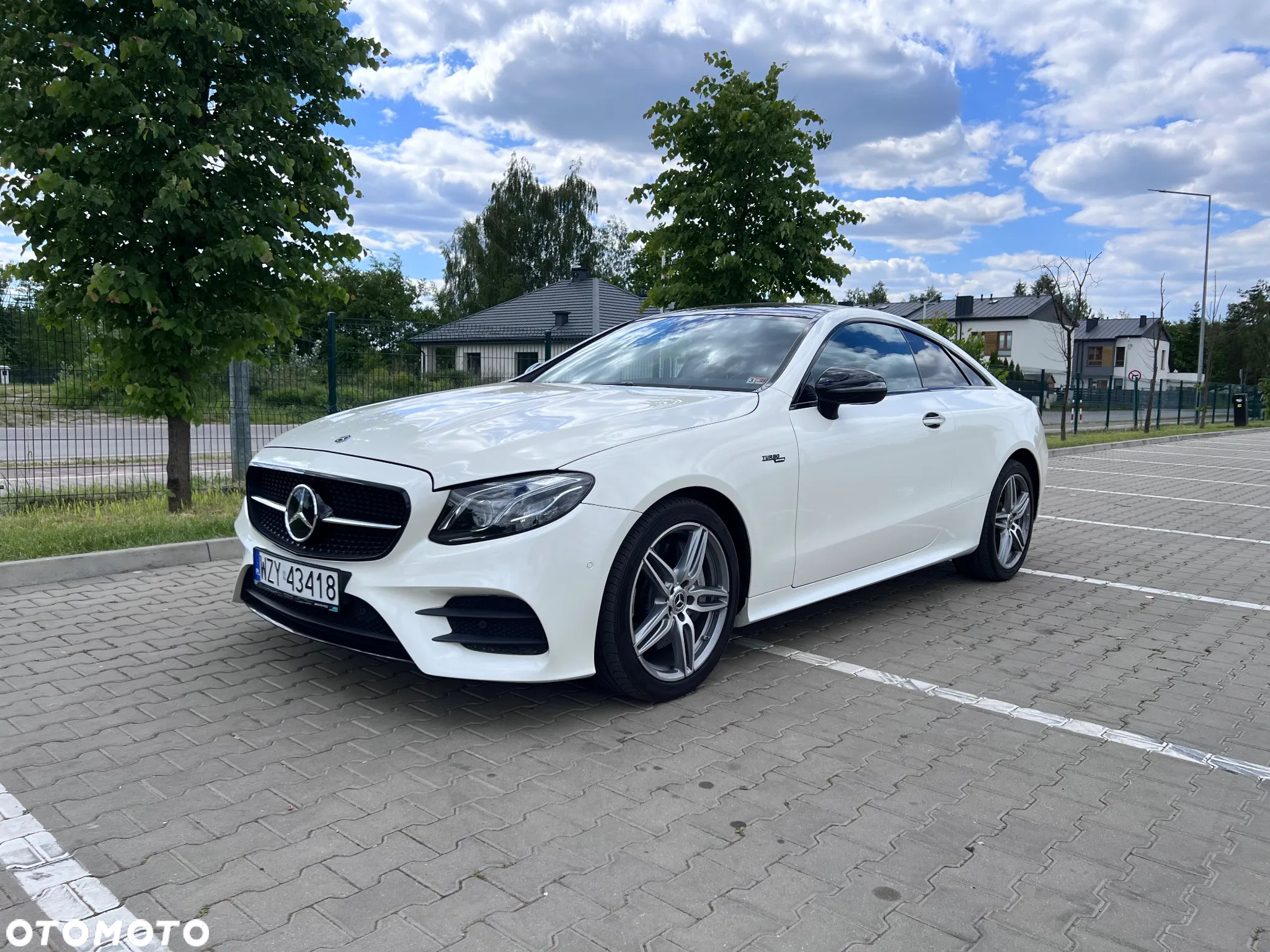 Mercedes-Benz Klasa E 400 4Matic Coupe 9G-TRONIC AMG Line - 35