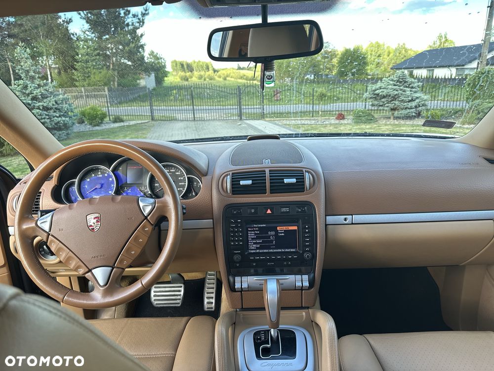 Porsche Cayenne - 4