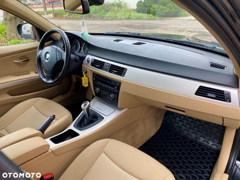 BMW Seria 3 320d - 26