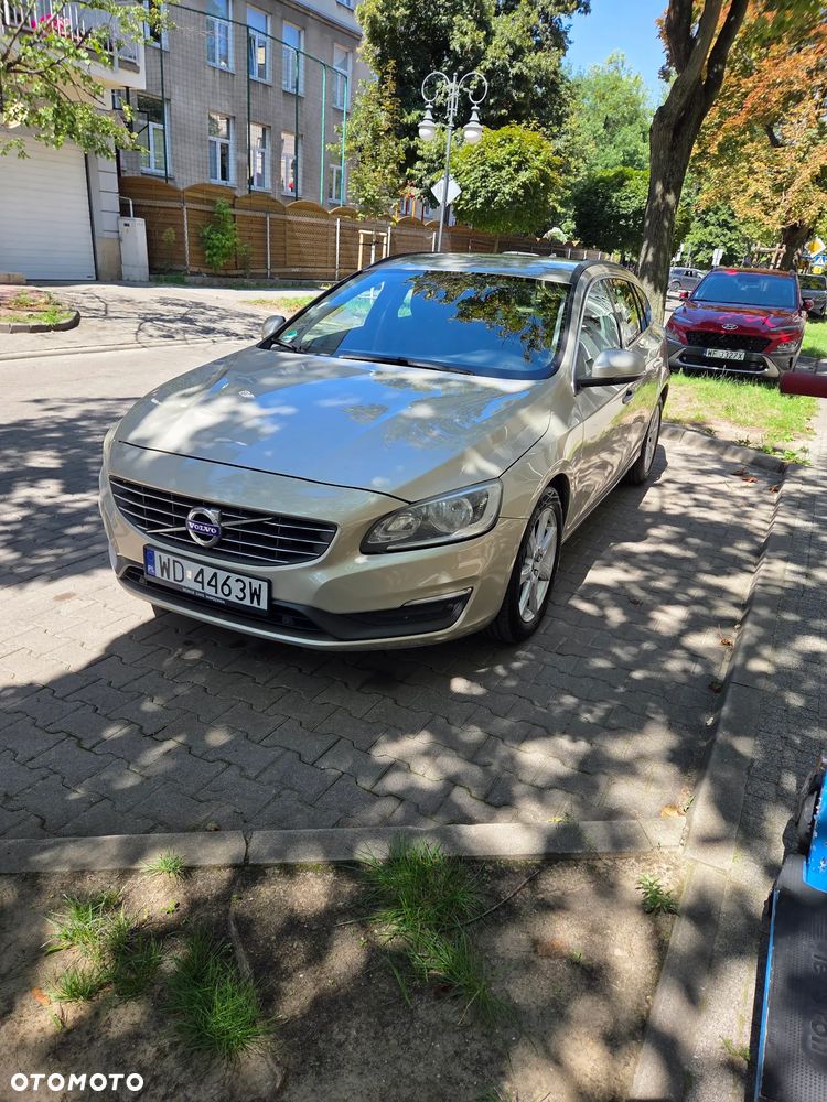 Volvo V60 D2 Drive-E Kinetic - 1