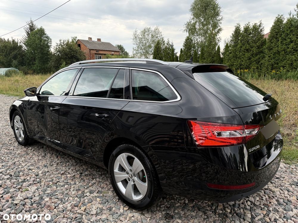 Skoda Superb 2.0 TDI DSG Premium Edition - 6