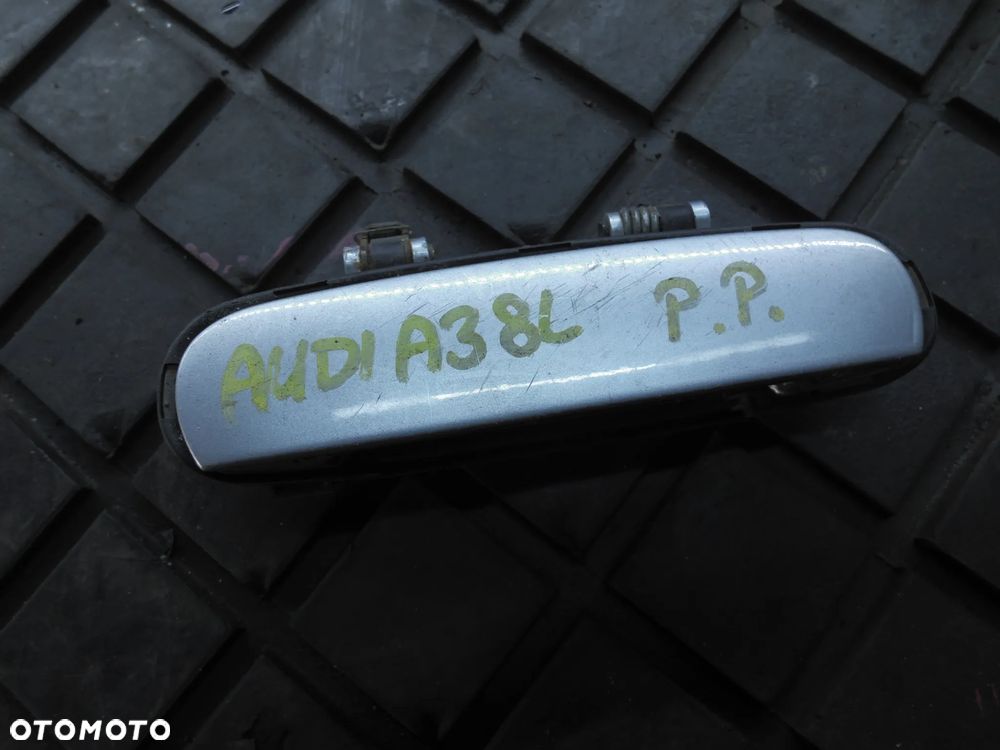 Klamka prawy przód przednia prawa Audi A3 8L lift - 1