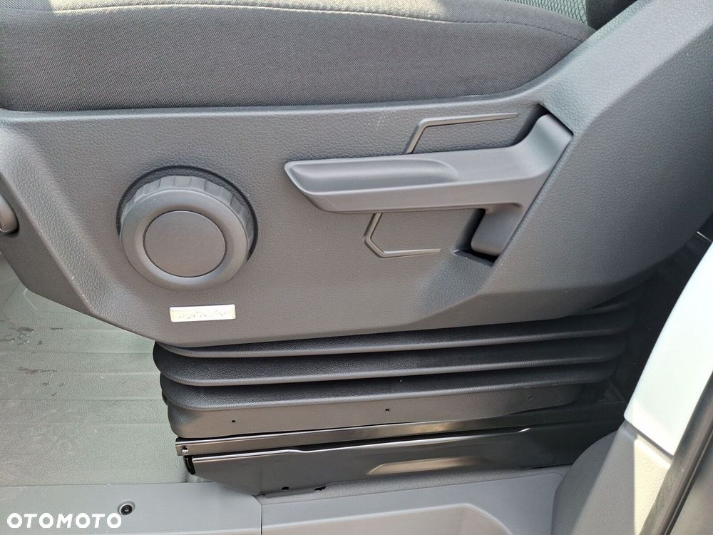 Volkswagen Crafter 35 furgon 140KM 3640 - 31