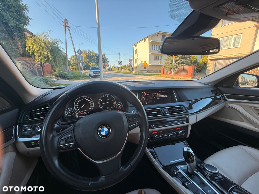 BMW Seria 5 528i xDrive Sport-Aut Luxury Line - 15