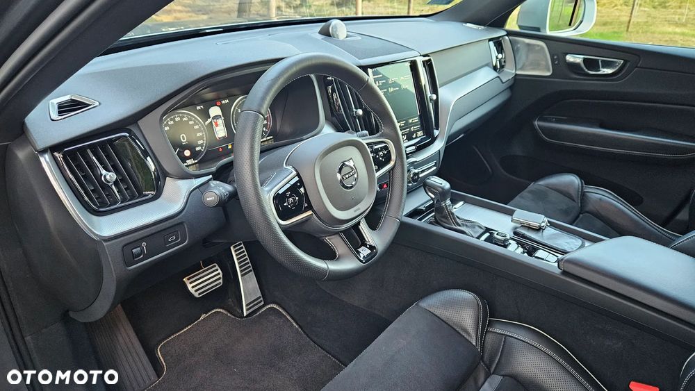 Volvo XC 60 D5 AWD Geartronic RDesign - 9