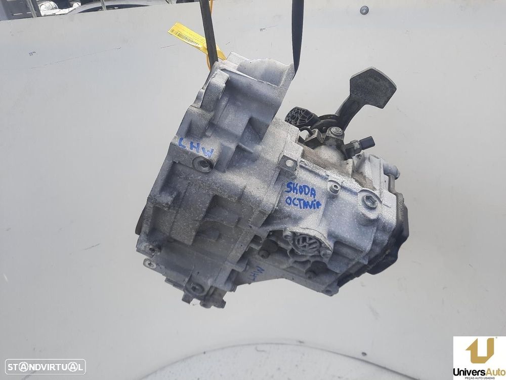 CAIXA VELOCIDADES SKODA OCTAVIA II 2011 -LHW - 2