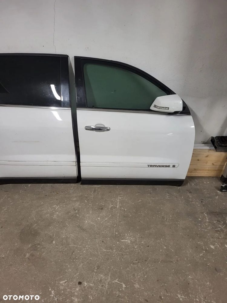 Chevrolet traverse drzwi kompletne - 6
