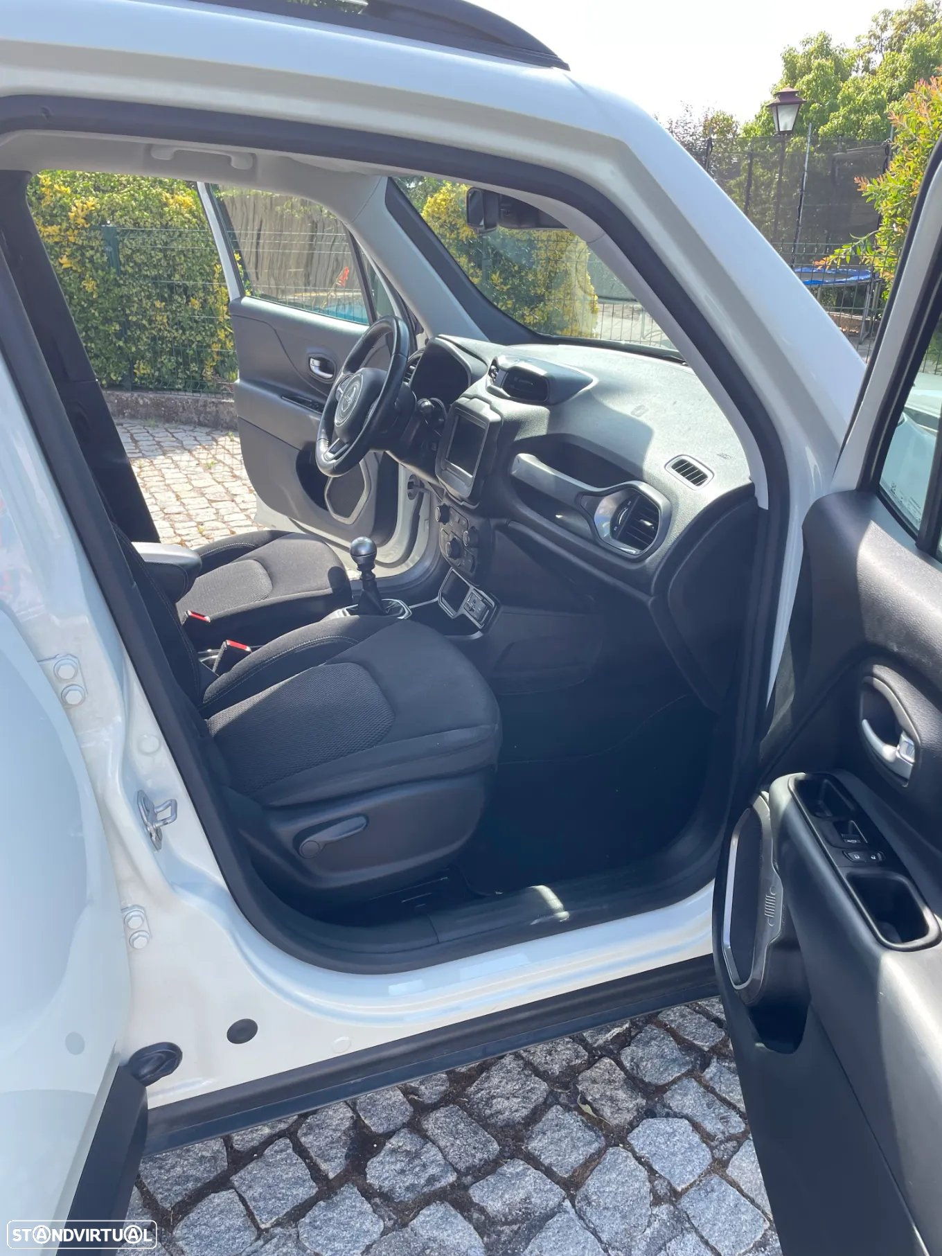 Jeep Renegade 1.0 T Limited - 16