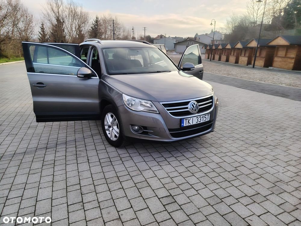 Volkswagen Tiguan 2.0 TDI DPF BlueMotion Technology Trend & Fun - 9