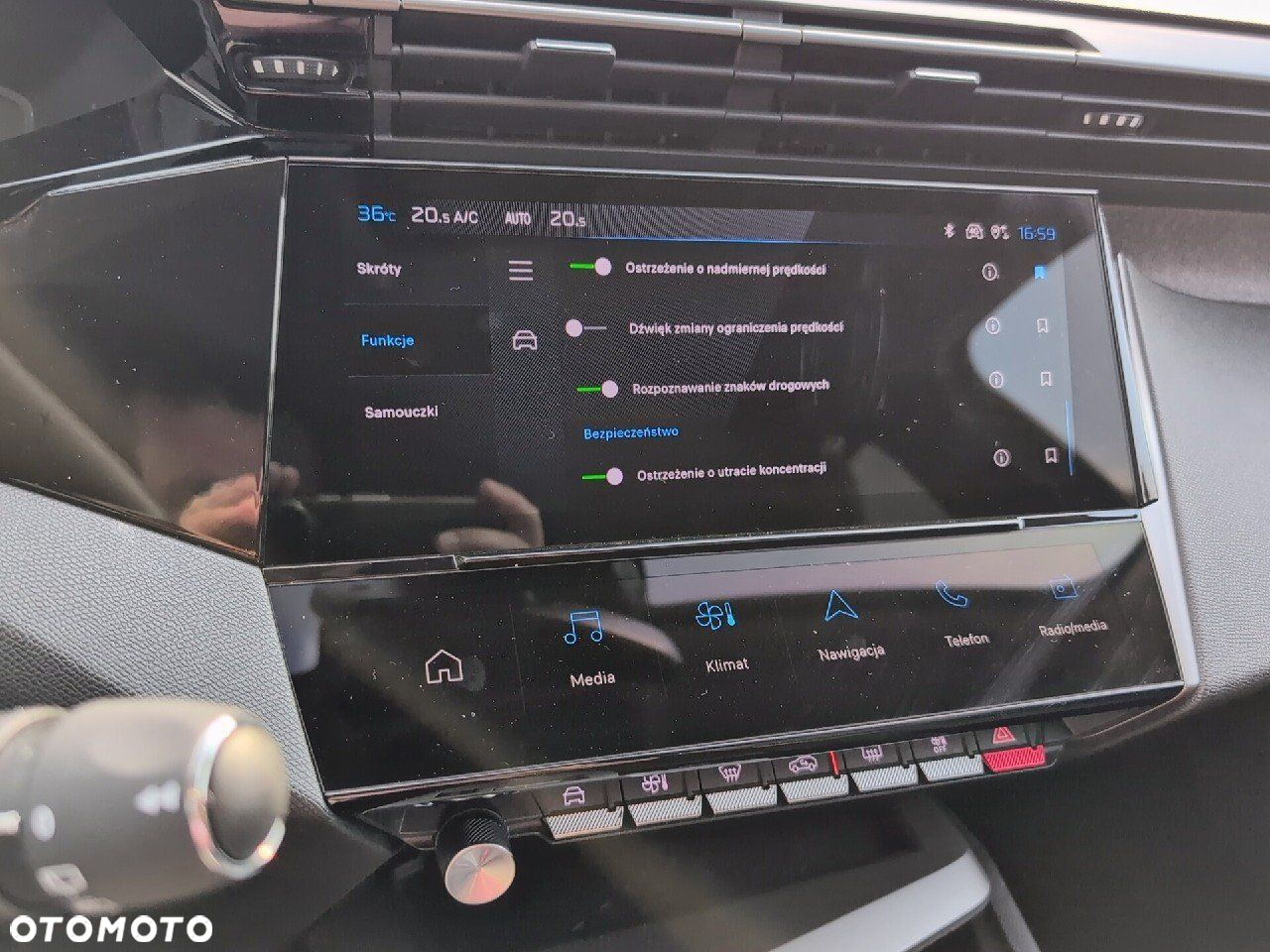 Peugeot 308 - 24
