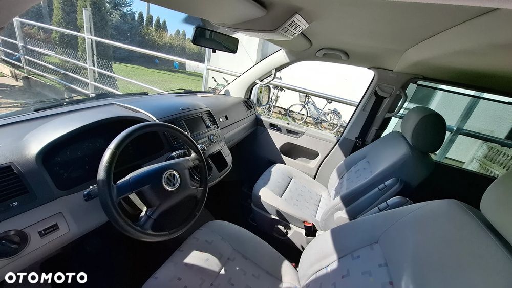 Volkswagen Multivan - 15