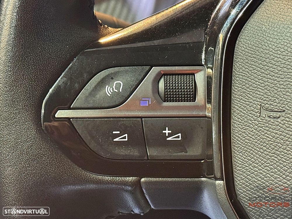 Peugeot 2008 PureTech 130 Allure Pack - 22