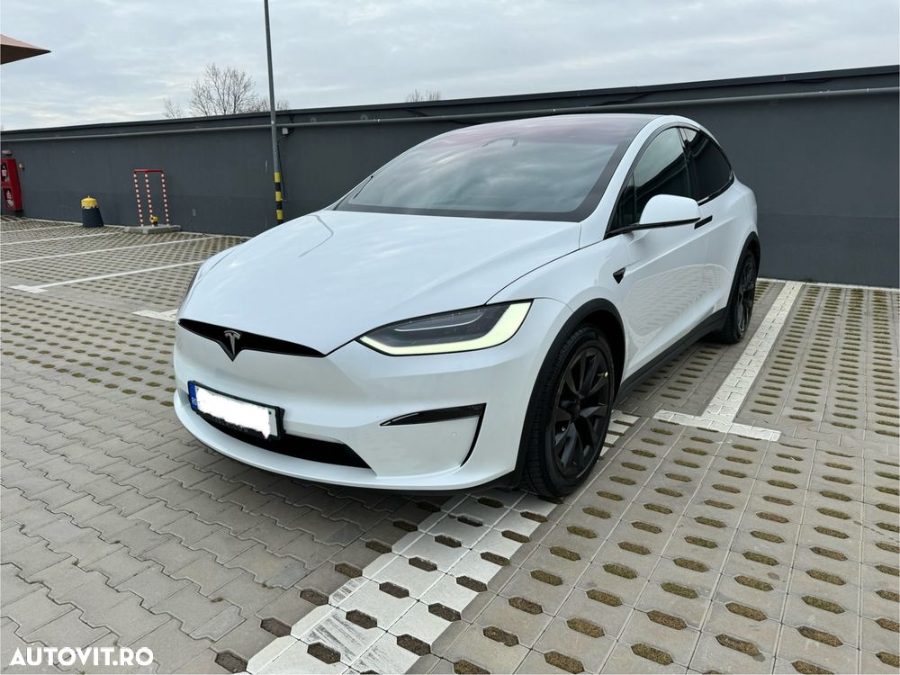 Tesla Model X - 2