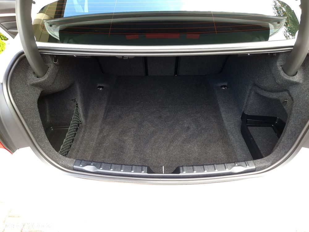 BMW Seria 3 320i Luxury Line - 14