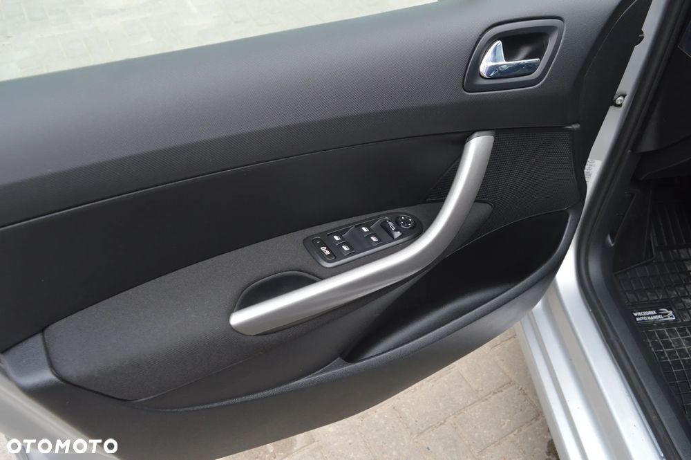 Peugeot 308 1.6 HDi Premium - 18