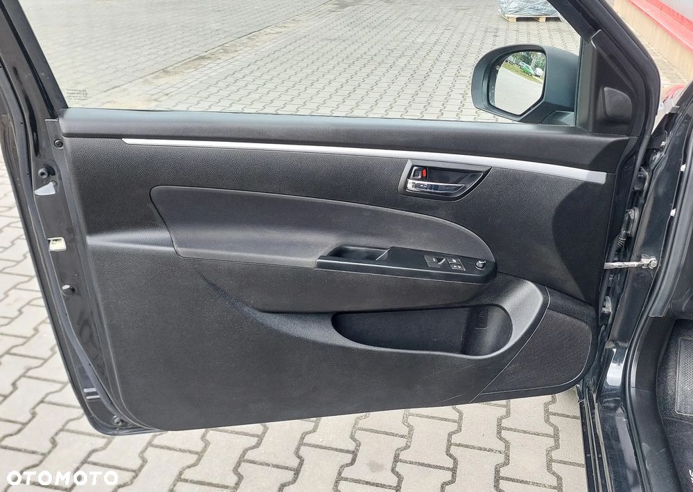 Suzuki Swift - 12
