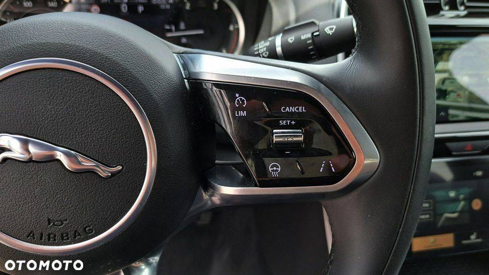 Jaguar XE - 26