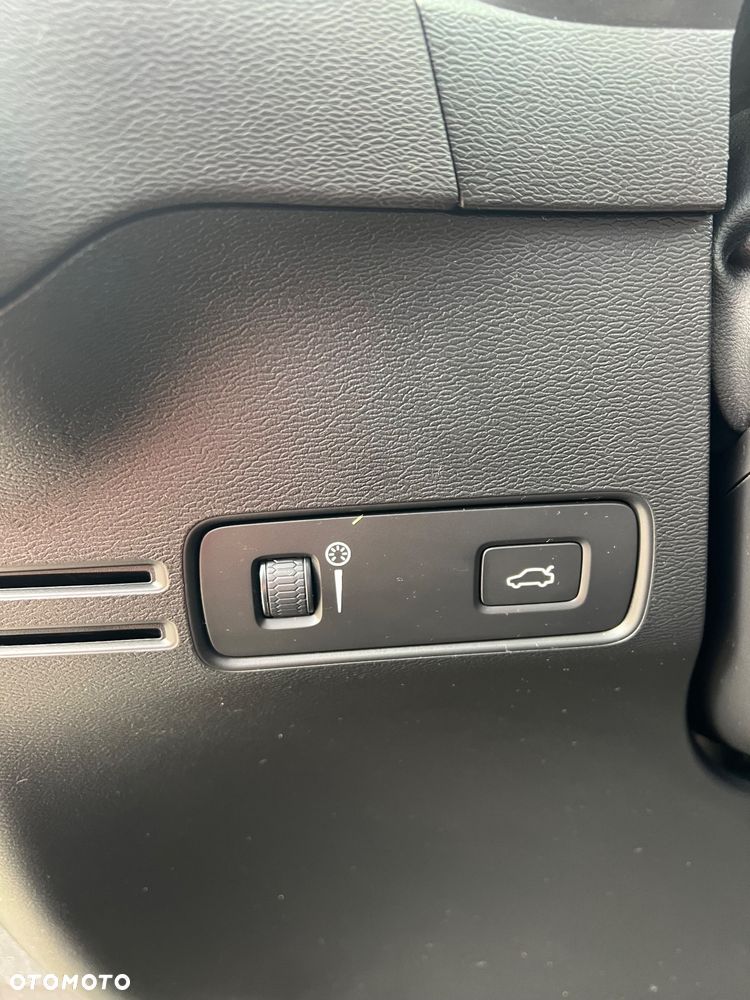 Volvo XC 40 T3 Geartronic Momentum Core - 35