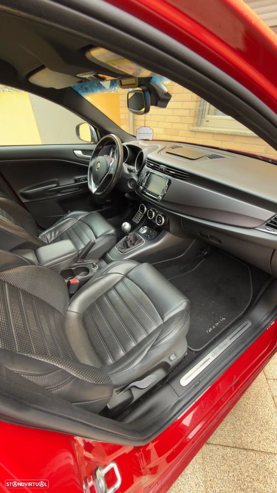 Alfa Romeo Giulietta 2.0 JTDM Trofeo - 14