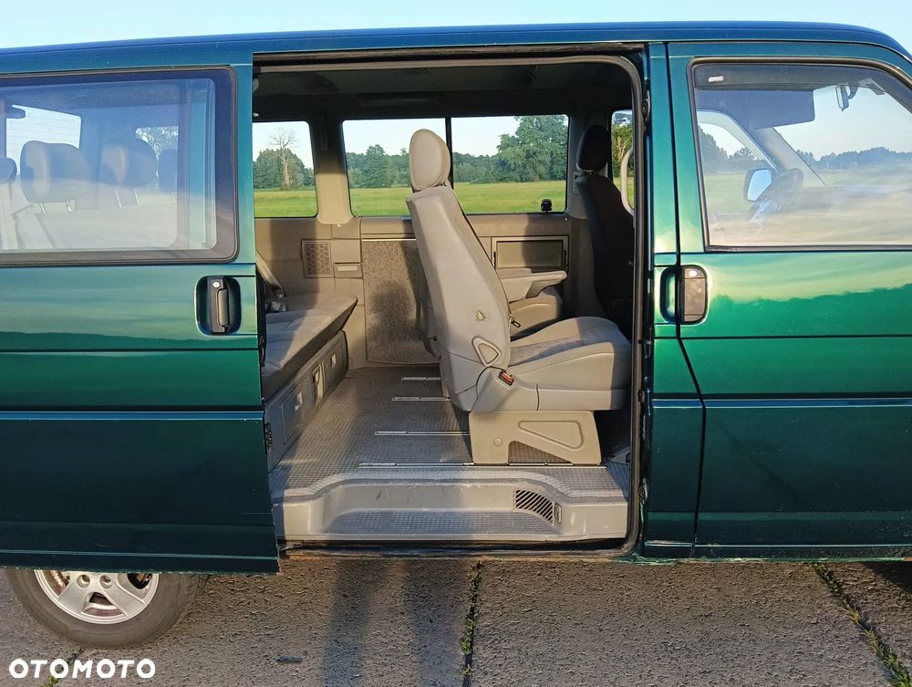 Volkswagen Multivan Standard - 17