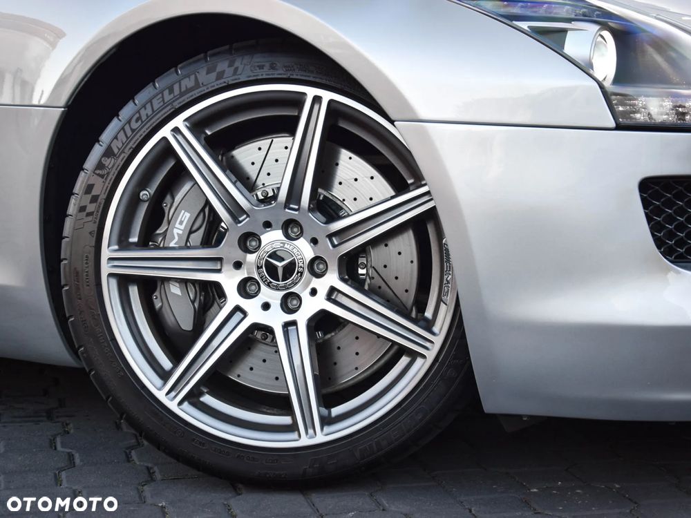 Mercedes-Benz SLS SPEEDSHIFT DCT - 8