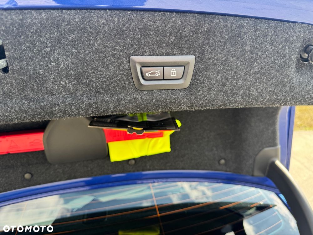 BMW Seria 3 330i M Sport sport - 25