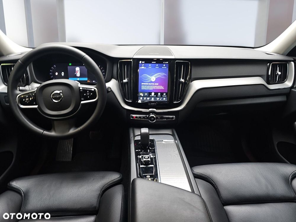 Volvo XC 60 B4 D Plus Dark - 9