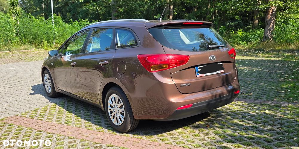 Kia Ceed - 11