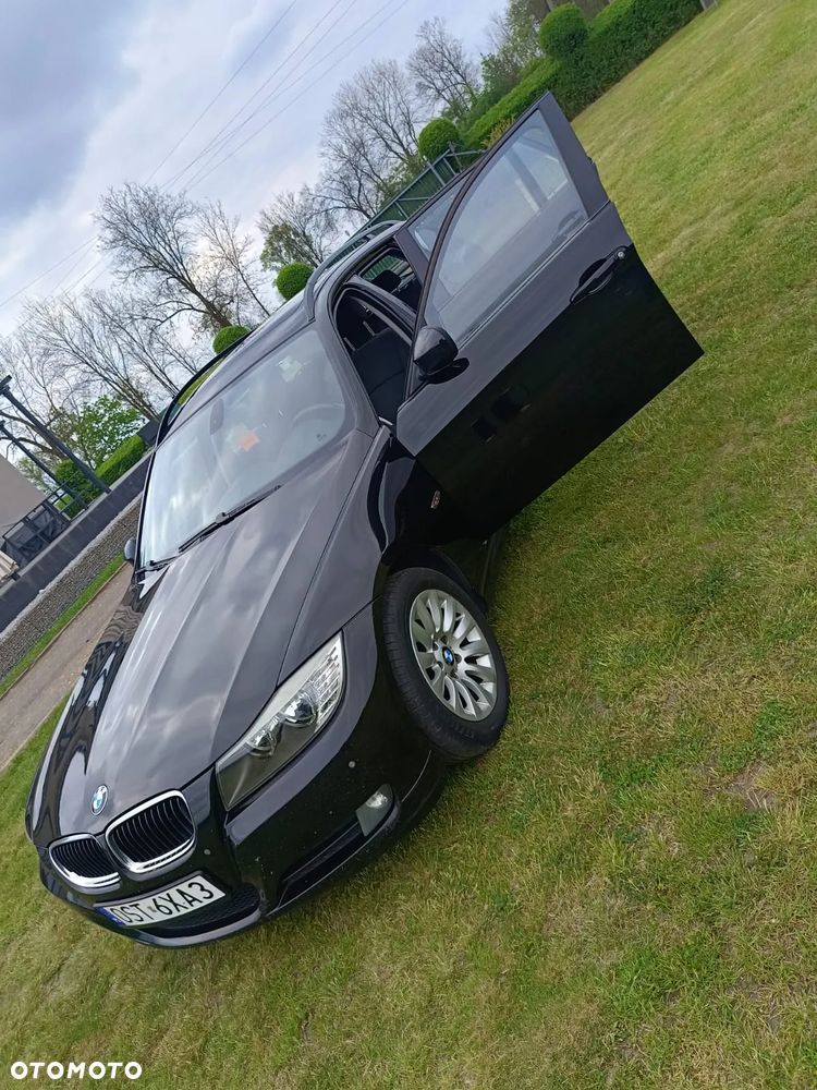 BMW Seria 3 318d DPF Edition Exclusive - 1