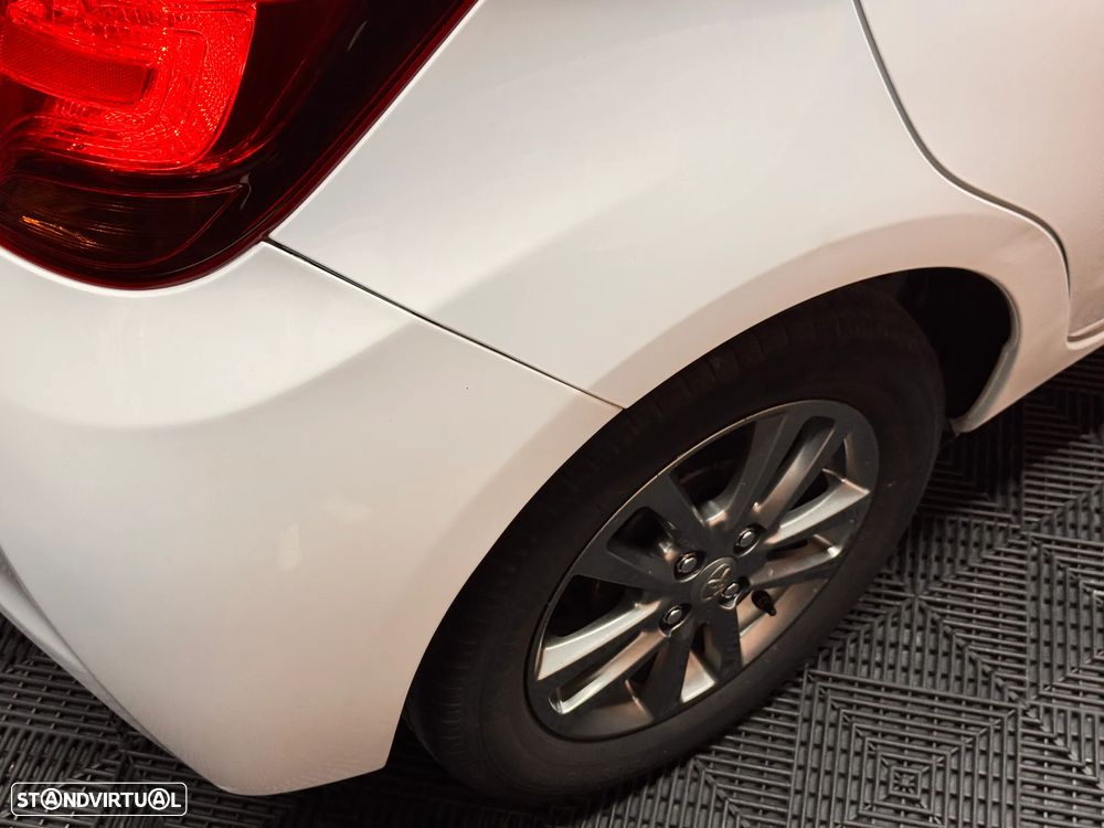 Toyota Yaris 1.4 D-4D Comfort+VSC - 7