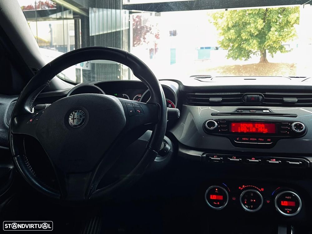 Alfa Romeo Giulietta 1.6 JTDM Distinctive - 21