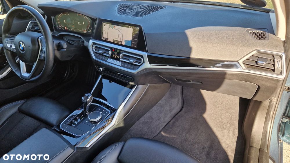 BMW Seria 3 320i GPF Sport - 32