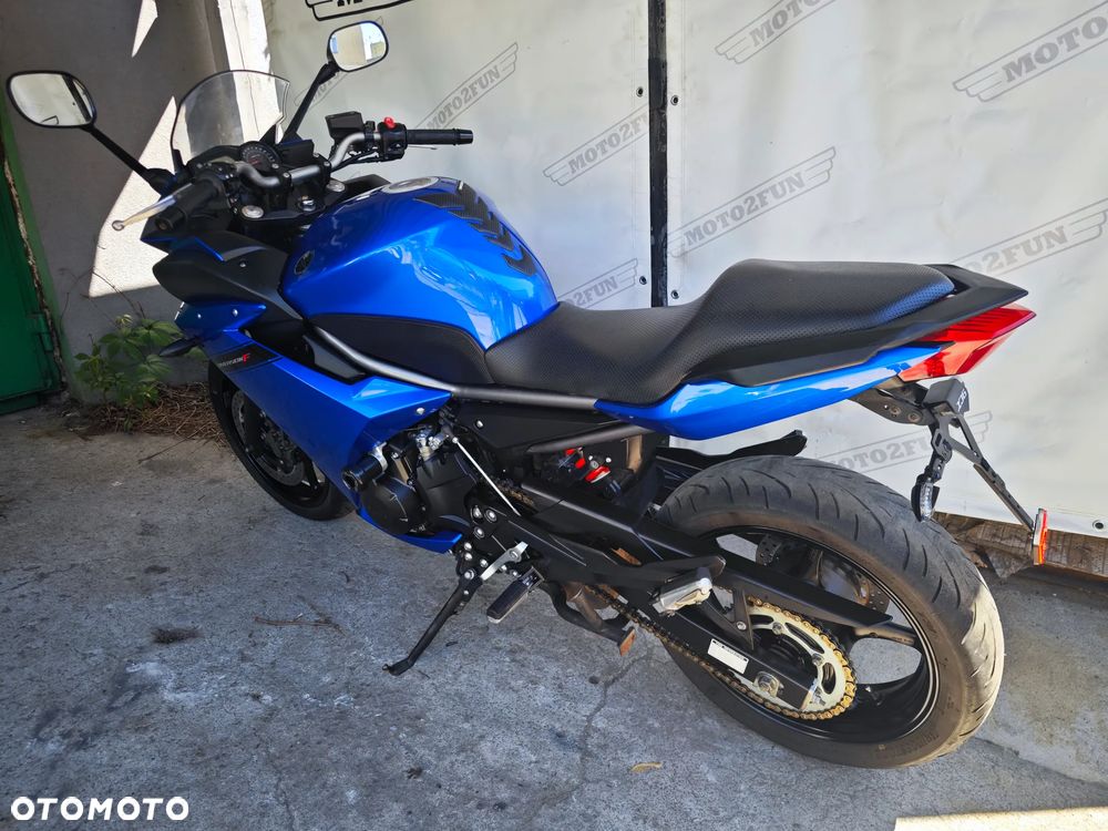 Yamaha XJ - 6