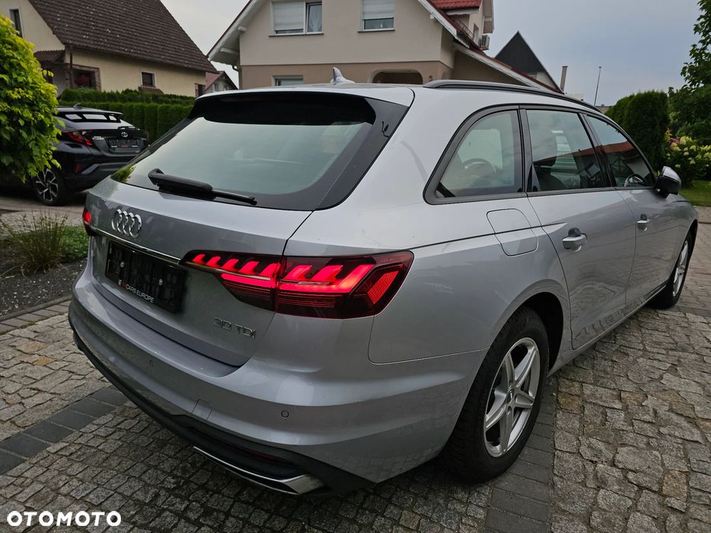 Audi A4 Avant 30 TDI mHEV S tronic - 2