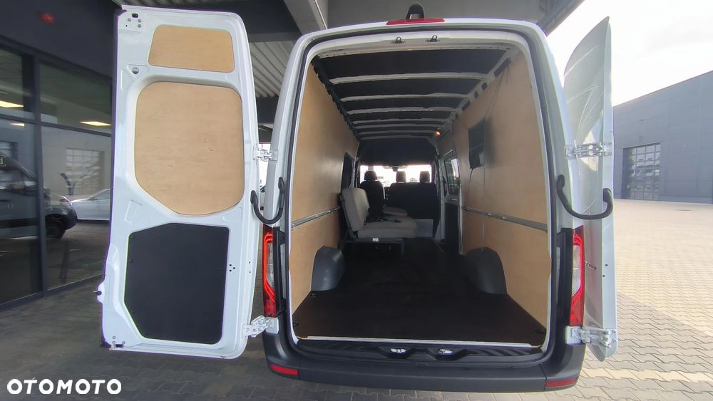 Mercedes-Benz Sprinter - 18