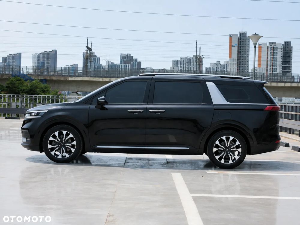 Kia Carnival - 4