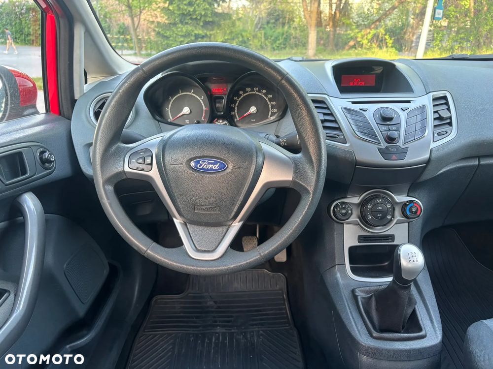 Ford Fiesta 1.4 Trend - 11