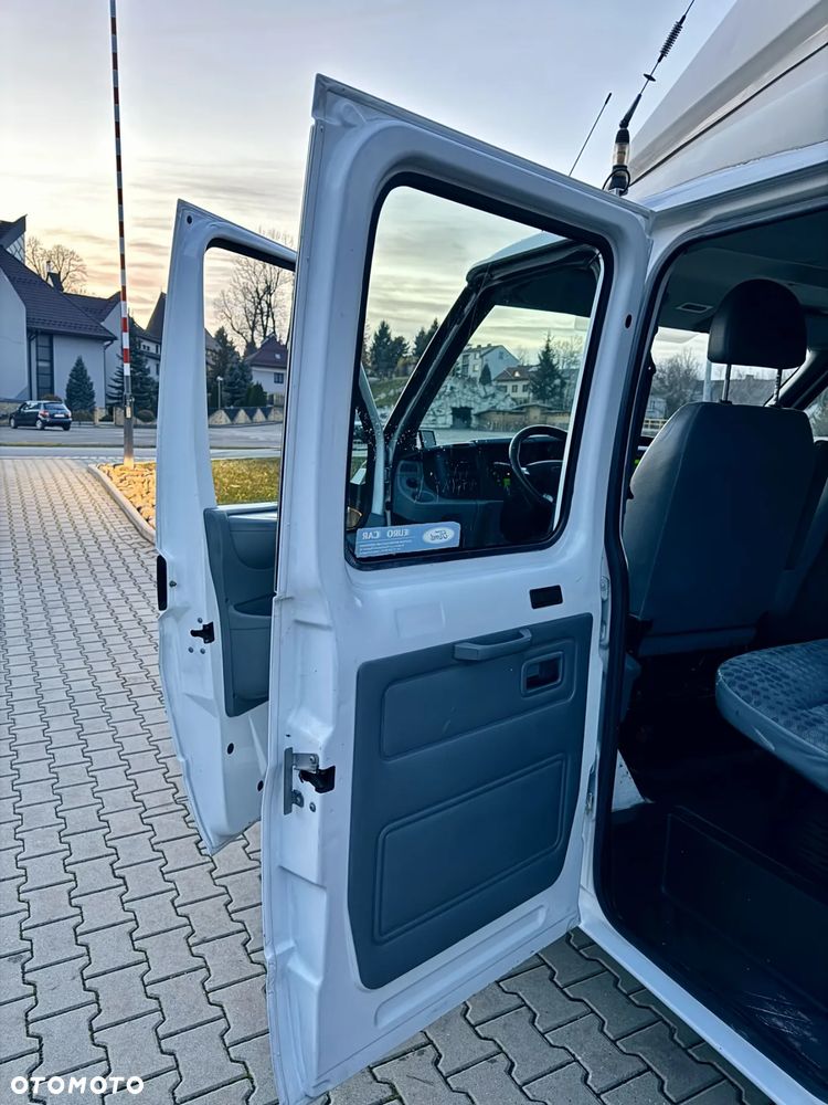 Ford Transit - 24