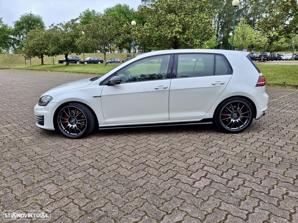 VW Golf GTI Performance BlueMotion - 2