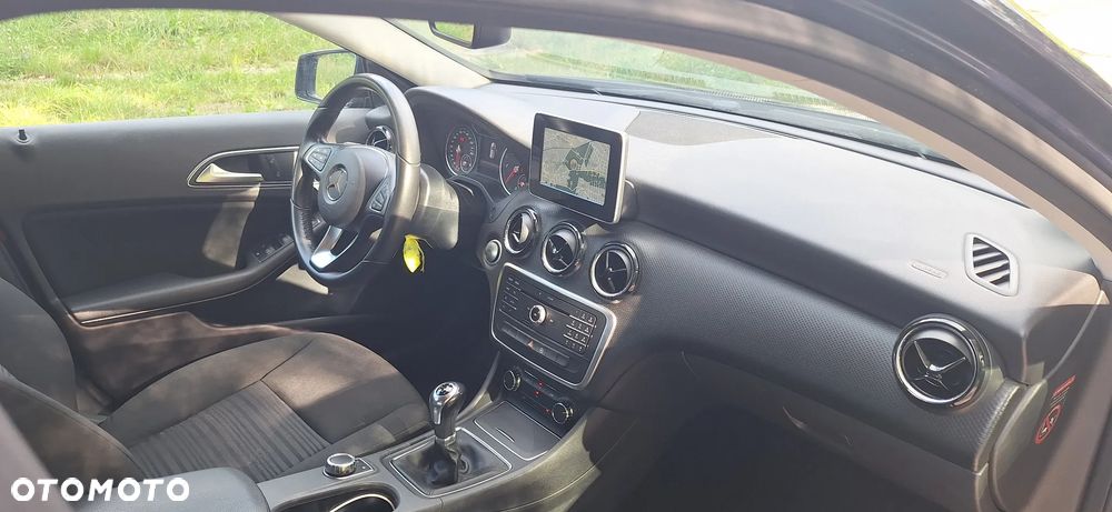 Mercedes-Benz Klasa A 180 d BlueEFFICIENCY Edition - 32