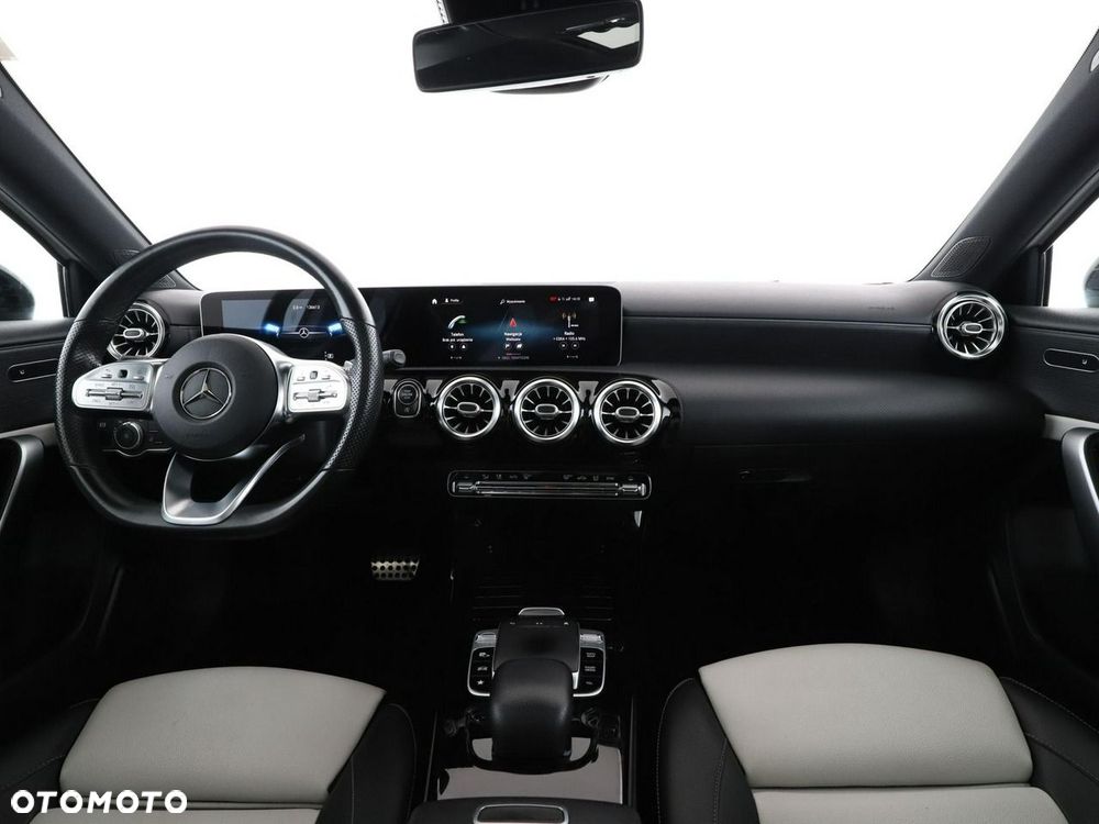 Mercedes-Benz Klasa A 250 7G-DCT - 16