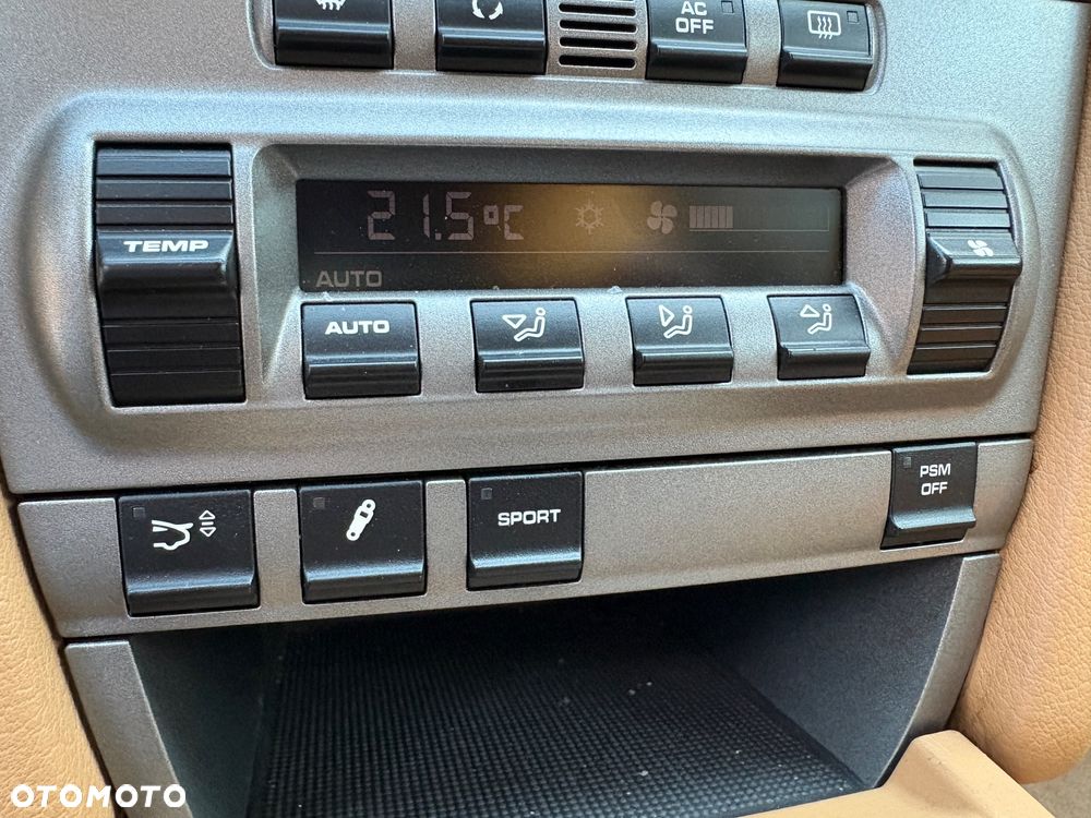 Porsche 911 Carrera 4 S Tiptronic - 16