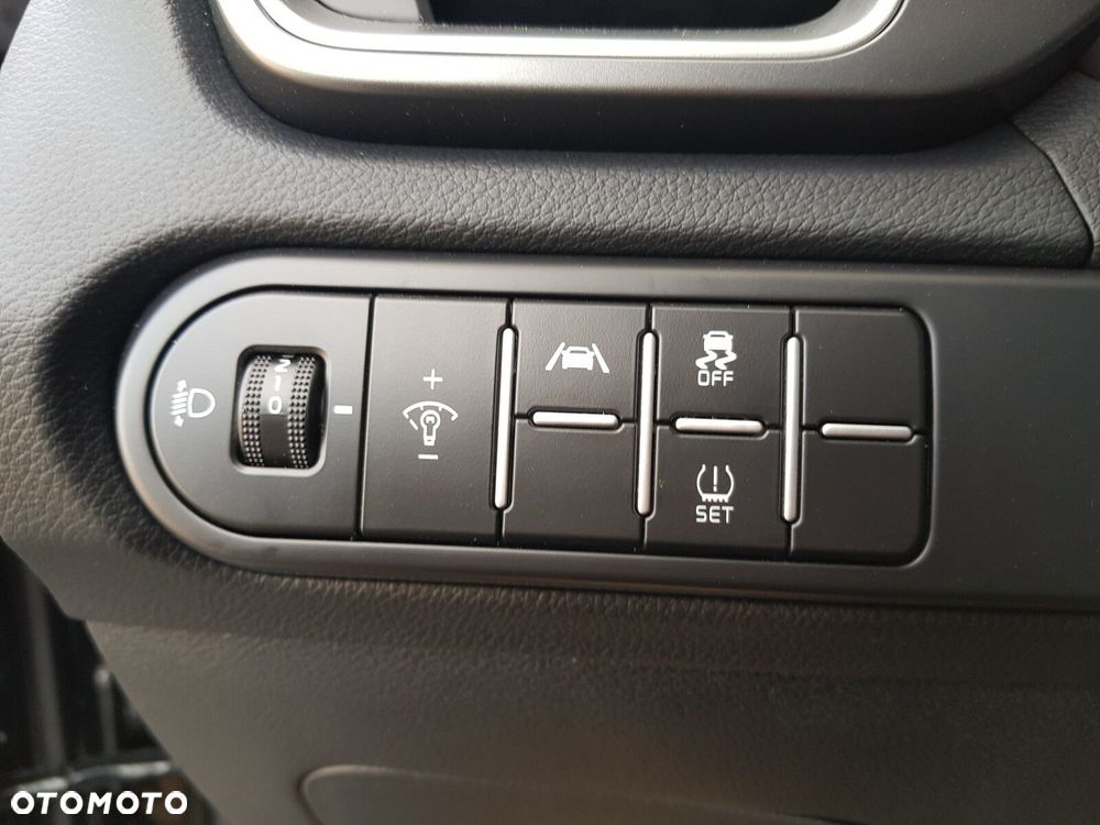 Kia XCeed 1.5 T-GDI M - 13