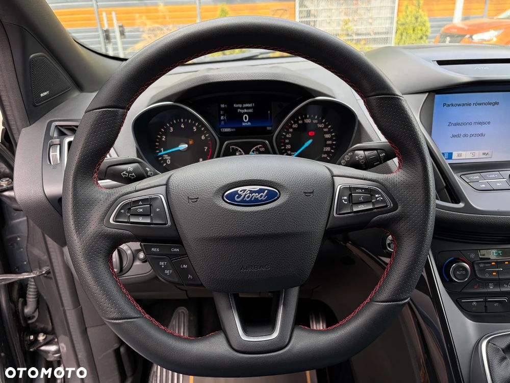 Ford Kuga 1.5 EcoBoost 2x4 ST-Line - 22