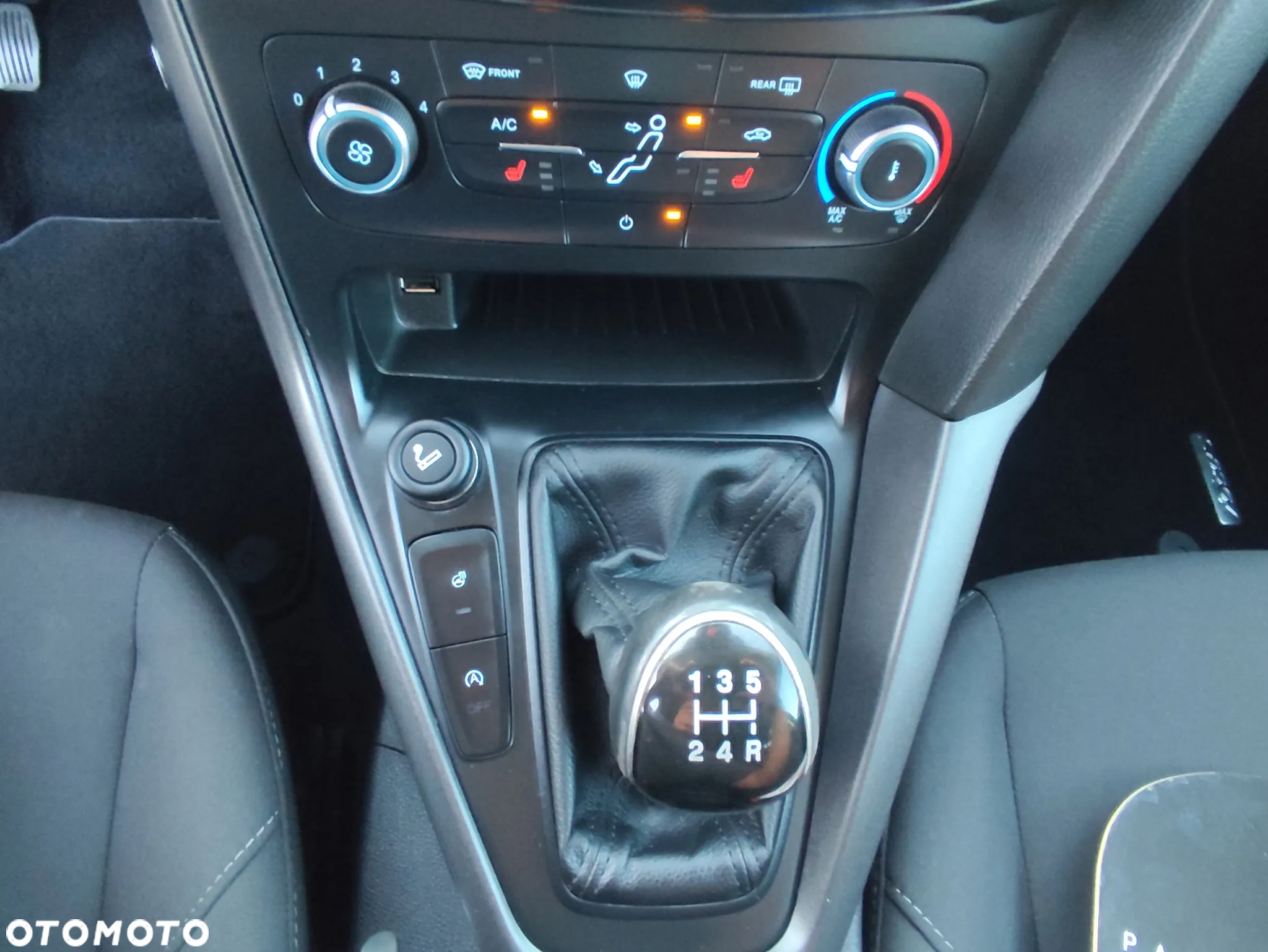 Ford Focus - 12