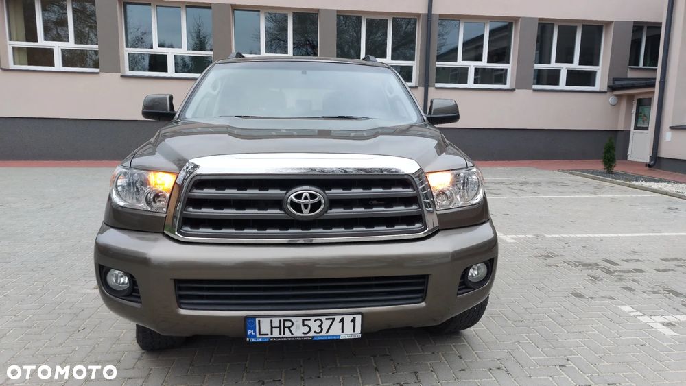 Toyota Sequoia - 3