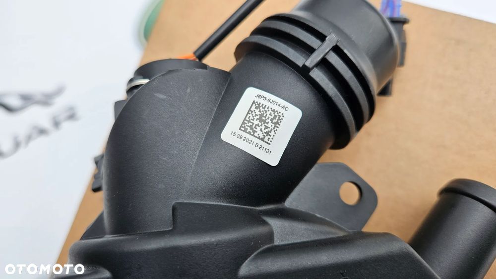 Jaguar XJ 351 LIFT 2015-2019 3.0 SC 340 KM 306PS AWD RWD Termostat z czujnikiem Obudowa termostatu FX23-8A587-AG - 4