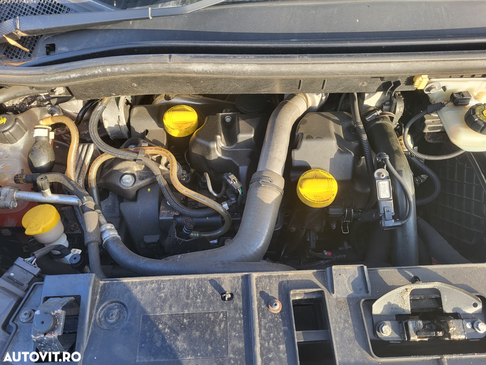 Dezmembrez Renault Grand Scenic 1.5 Dci An 2009-2010-2011-2012 Manual 6+1 Trepte - 2