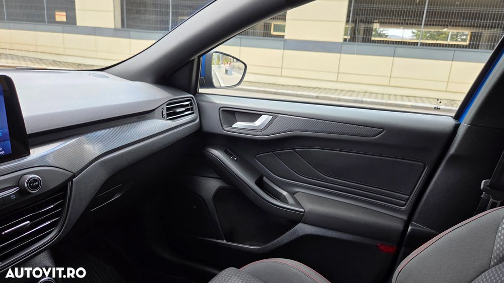 Ford Focus 1.5 EcoBoost ST-Line - 11