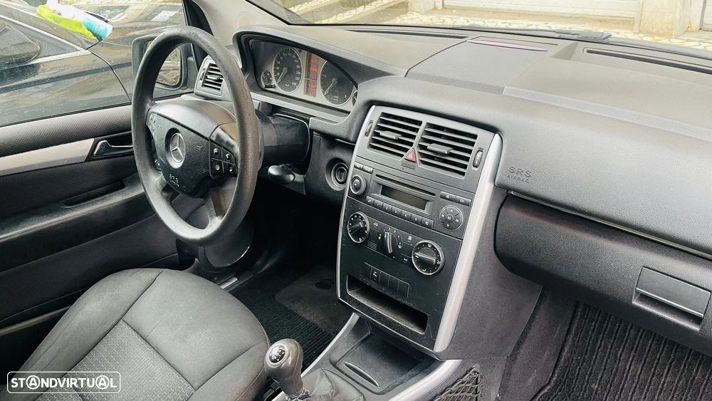 Mercedes-Benz B 180 CDI - 13